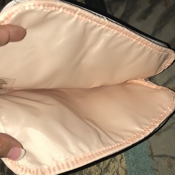 Calvin Klein colorblock wristlet - Picture 4 of 4